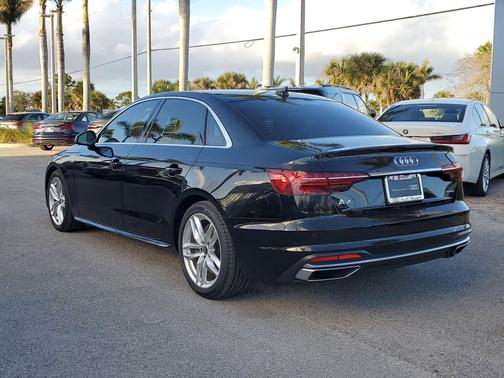 2022 Audi A4 45 S line Premium Plus