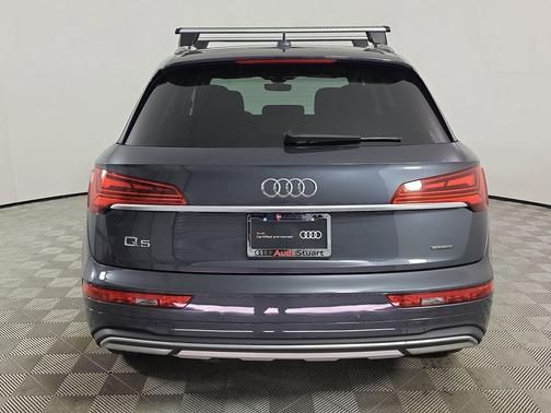 Manhattan Gray Metallic 2023 Audi Q5 40 Premium