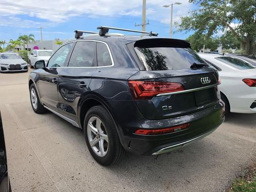 Manhattan Gray Metallic 2023 Audi Q5 40 Premium