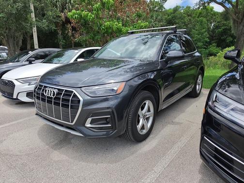 Manhattan Gray Metallic 2023 Audi Q5 40 Premium