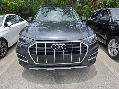 Manhattan Gray Metallic 2023 Audi Q5 40 Premium