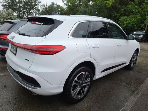 White 2025 Audi Q5 Premium TFSI quattro S tronic