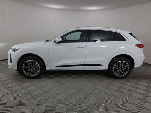 Arkona White 2025 Audi Q5 Premium TFSI quattro S tronic