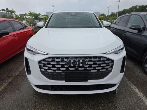 White 2025 Audi Q5 Premium TFSI quattro S tronic