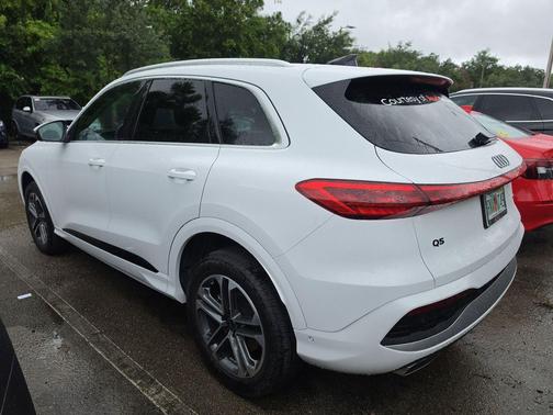 White 2025 Audi Q5 Premium TFSI quattro S tronic