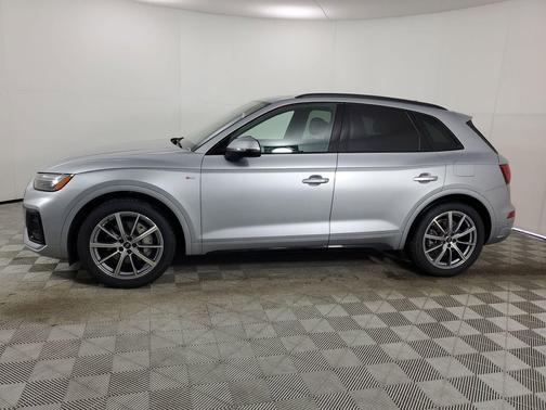 Florett Silver Metallic 2023 Audi Q5 e 55 S line Premium Plus