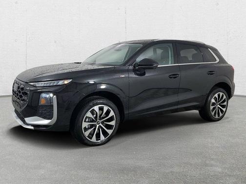 Mythos Black Metallic 2026 Audi Q3 S line