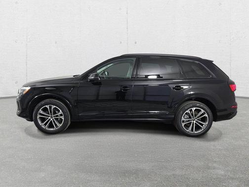 Mythos Black Metallic 2026 Audi Q7 45 Premium