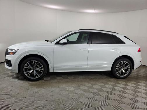 2023 Audi Q8 55 Premium