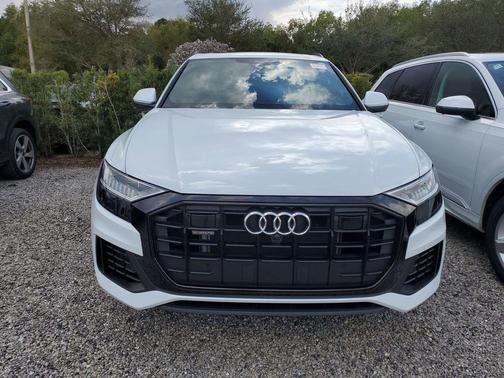 2023 Audi Q8 55 Premium