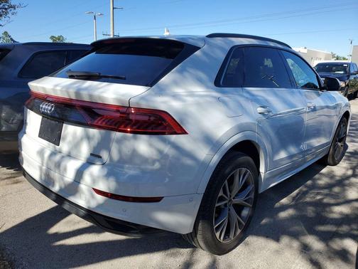 2023 Audi Q8 55 Premium