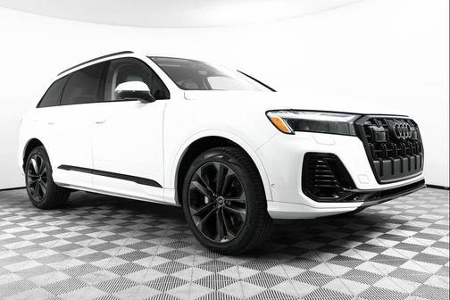 2025 Audi Q7 55 Premium Plus