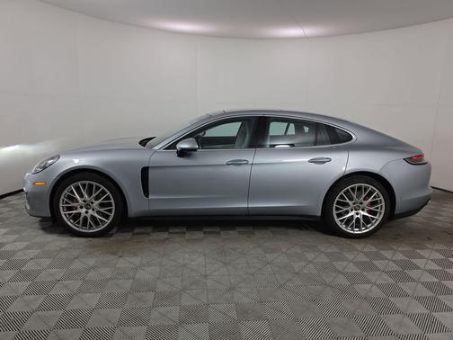 Dolomite Silver Metallic 2021 Porsche Panamera 4S