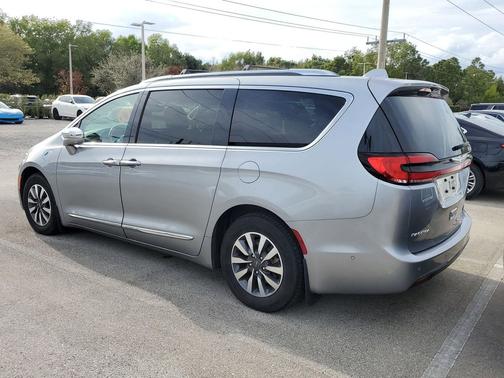 2021 Chrysler Pacifica Hybrid Limited