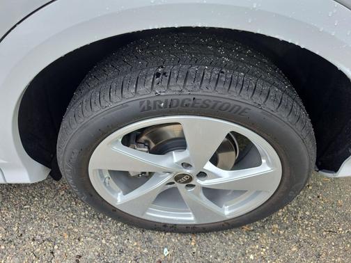 Glacier White 2025 Audi Q5 Premium Plus TFSI quattro S tronic