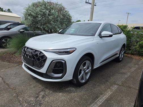 Glacier White 2025 Audi Q5 Premium Plus TFSI quattro S tronic