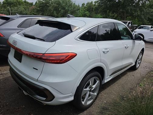 Glacier White 2025 Audi Q5 Premium Plus TFSI quattro S tronic