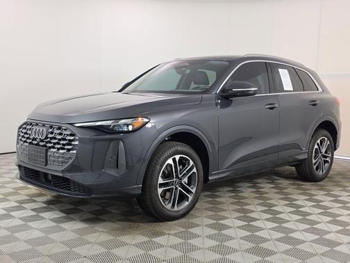 Tambora Gray Metallic 2025 Audi Q5 Premium TFSI quattro S tronic