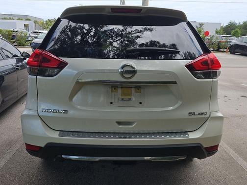 2018 Nissan Rogue SL