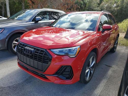 2021 Audi Q3 45 S line Premium