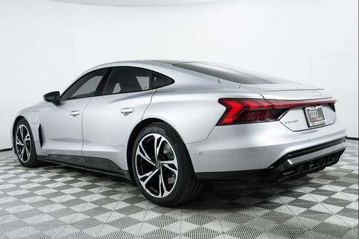 2022 Audi e-tron GT Prestige