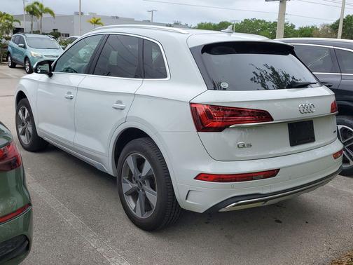 2023 Audi Q5 40 Premium Plus