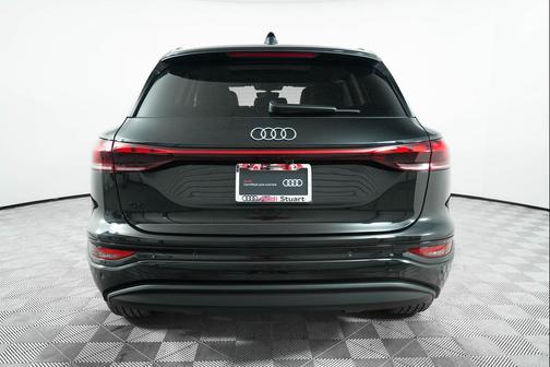 2025 Audi Q6 e-tron Premium quattro