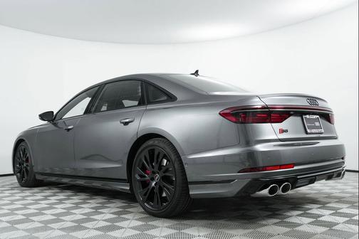 Daytona Gray Pearl Effect 2025 Audi S8 4.0T