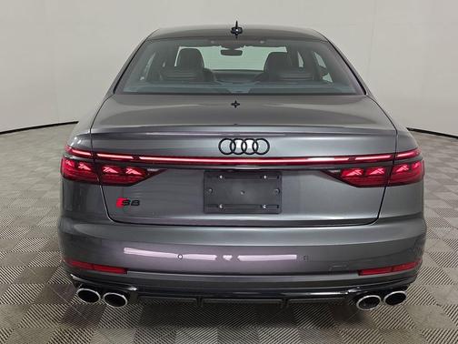Daytona Gray Pearl Effect 2025 Audi S8 4.0T
