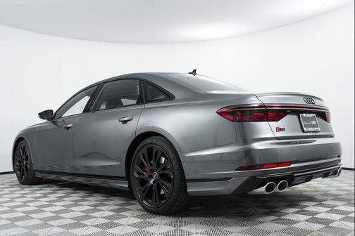 Daytona Gray Pearl Effect 2025 Audi S8 4.0T