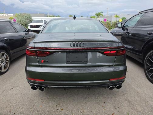 Daytona Gray Pearl Effect 2025 Audi S8 4.0T