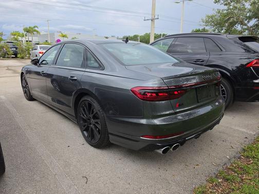 Daytona Gray Pearl Effect 2025 Audi S8 4.0T