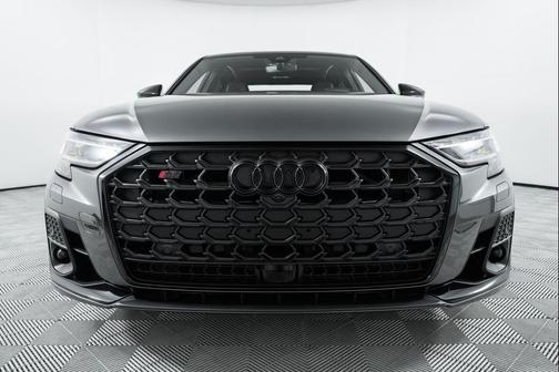Daytona Gray Pearl Effect 2025 Audi S8 4.0T