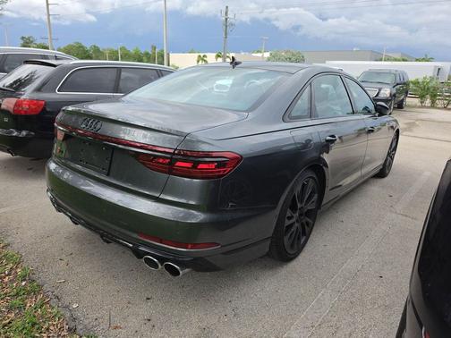 Daytona Gray Pearl Effect 2025 Audi S8 4.0T