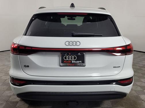 2025 Audi Q6 e-tron Premium Plus quattro