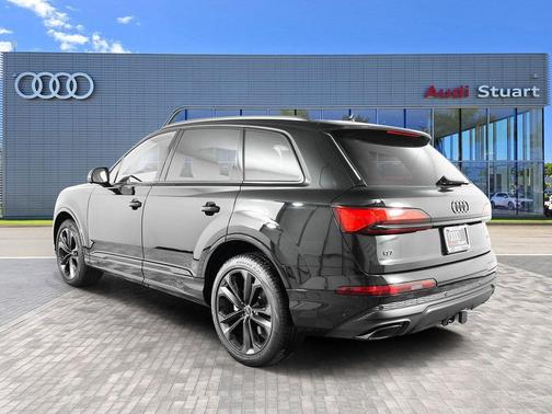 2025 Audi Q7 55 Premium Plus
