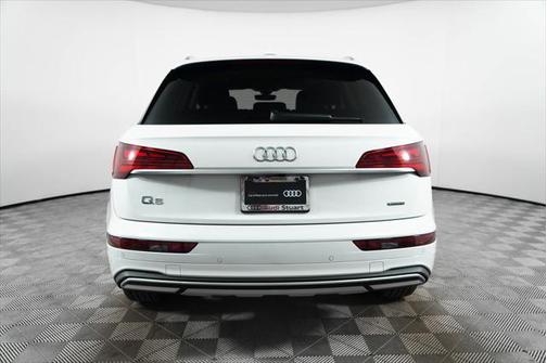 2024 Audi Q5 40 Premium