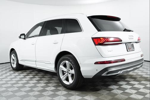 2022 Audi Q7 45 Premium