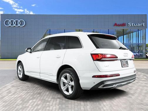 2022 Audi Q7 45 Premium