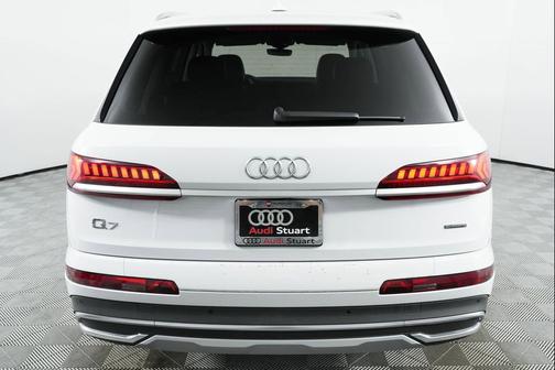 2022 Audi Q7 45 Premium