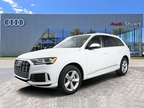 2022 Audi Q7 45 Premium