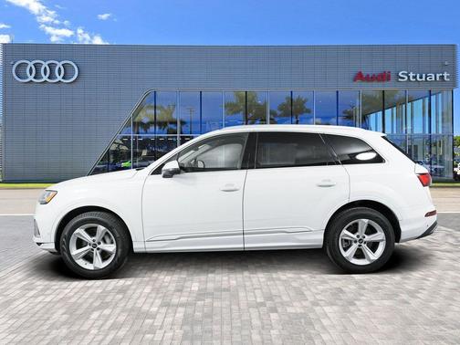 2022 Audi Q7 45 Premium
