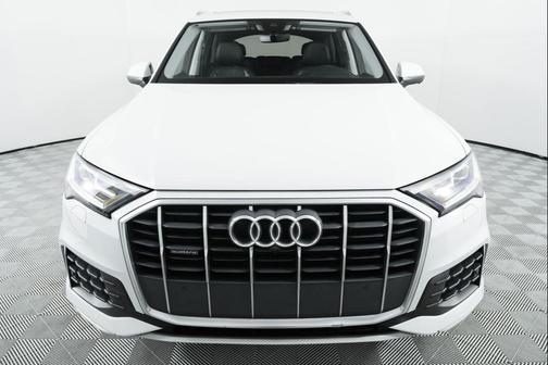 2022 Audi Q7 45 Premium