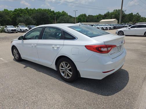 Quartz White Pearl 2016 Hyundai SONATA SE
