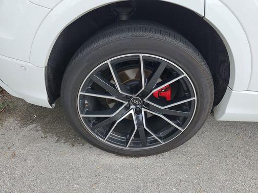 Carrara White 2023 Audi Q8 55 Premium Plus