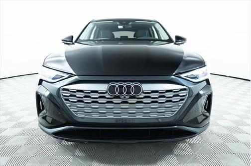 2024 Audi Q8 e-tron Premium Plus
