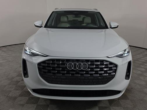 Glacier White Metallic 2025 Audi Q5 Premium TFSI quattro S tronic