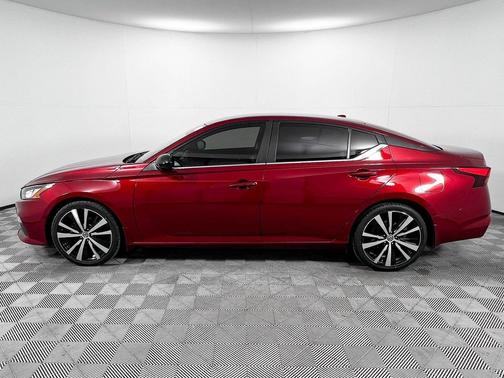 2020 Nissan Altima SR FWD