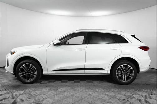 2025 Audi Q5 Premium