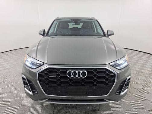 Chronos Gray Metallic 2023 Audi Q5 45 S line Premium Plus